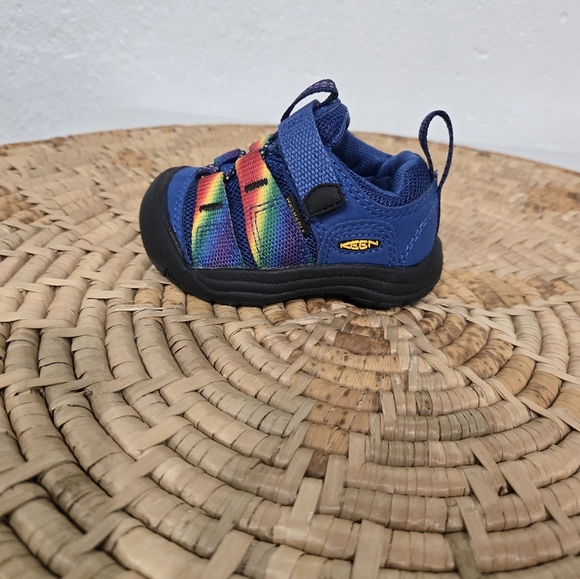 Keen Tie Dye Closed Toe Sneaker Sandals 4 - Picture 3 of 9